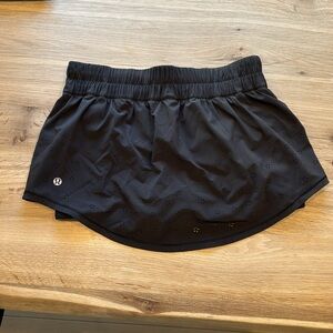 Lululemon skort black size 8